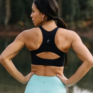 BNWT Zyia ultimate versatility adjustable bra -XXL